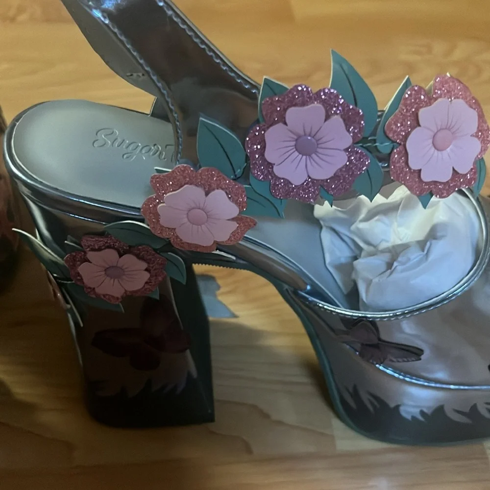 ‼️NWT‼️Dolls Kill X Sugar Thrillz Silver and Pink Floral Platform Sandals Size 9 - Picture 6 of 6